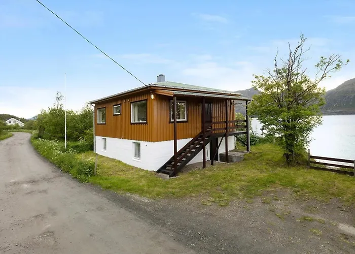 Séjour chez l'habitant With Midnight-sun And Norhern-light View *