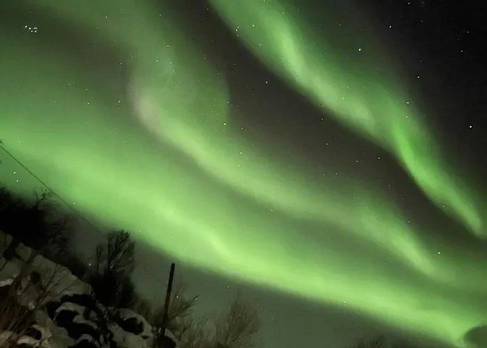 With Midnight-sun And Norhern-light View Séjour chez l'habitant